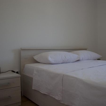 Apartmani Bauk Pucisca Exterior foto