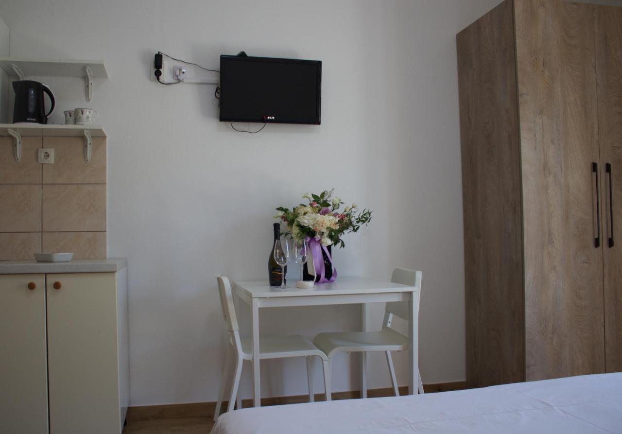 Apartmani Bauk Pucisca Exterior foto