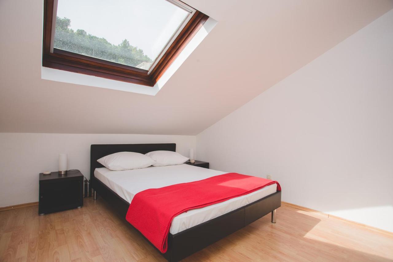 Apartmani Bauk Pucisca Exterior foto