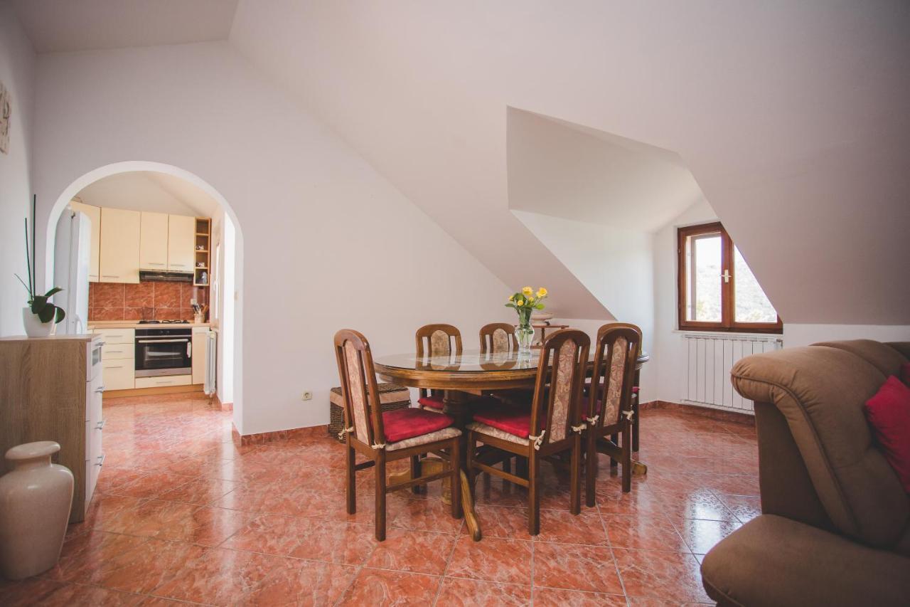 Apartmani Bauk Pucisca Exterior foto