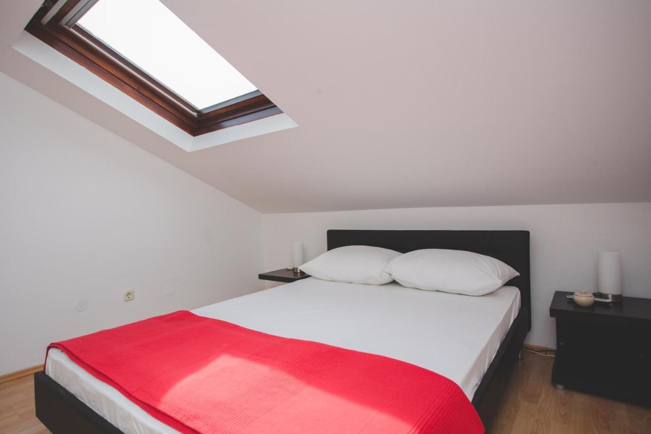 Apartmani Bauk Pucisca Exterior foto
